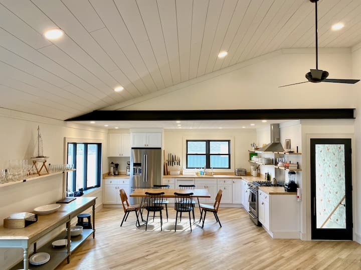 Lakefront Retreat on Robinson Pond Cottages for Rent in Copake, New