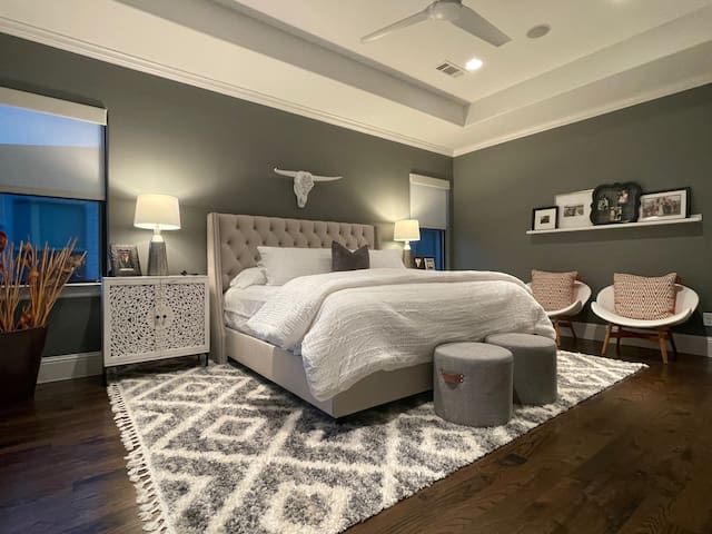 Longhorn on Longview – 3 Bedroom Home