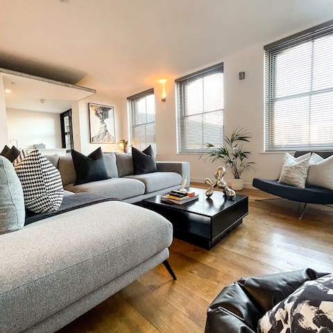 Ancoats Loft | Converted Mill | Private Balcony