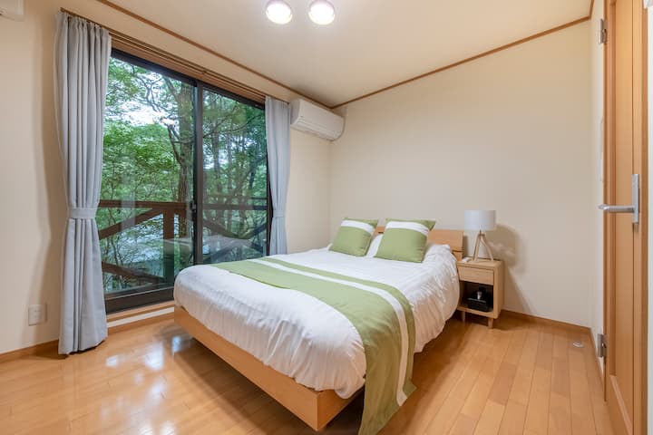 家族でもグループでも使いやすい寝室構成です。