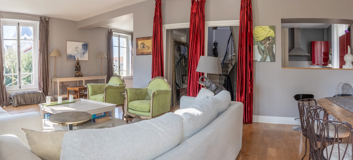 Successful Airbnb property: Duplex 130M², Terrace 50M² private car park in Versailles