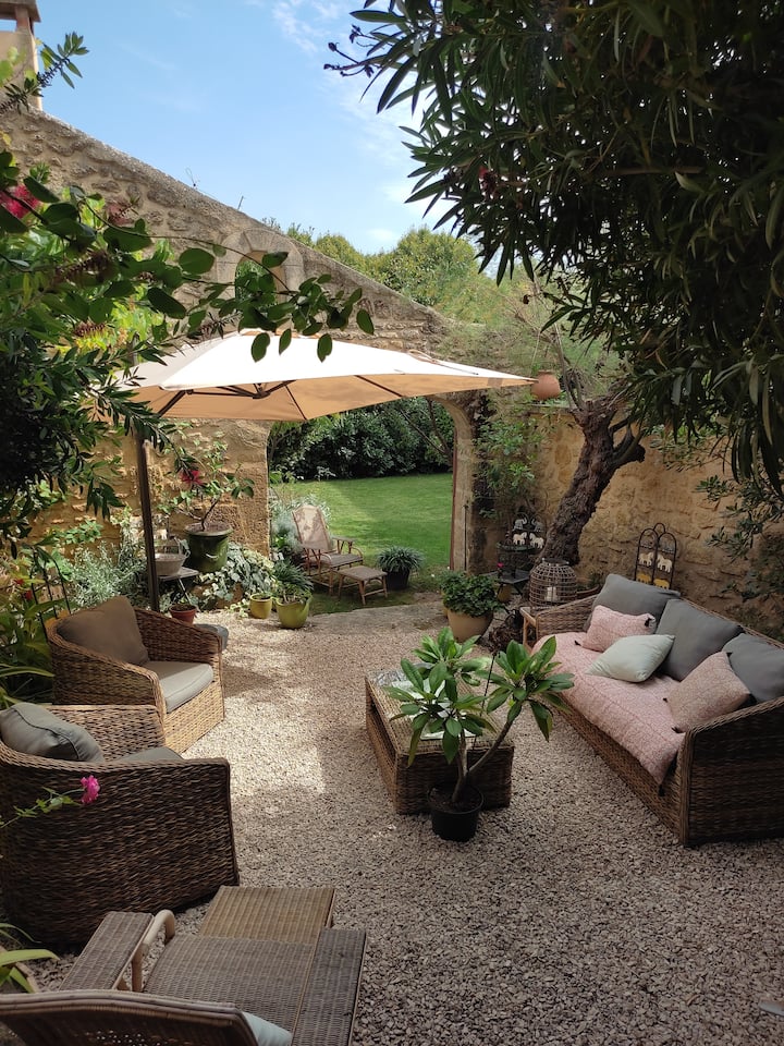 Suite Provençale Au Cœur Du Village De Grans - Miramas