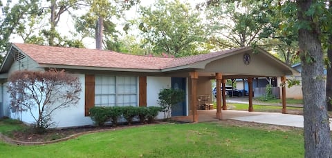 Heart of Longview Cozy Home -quiet-near hospitals