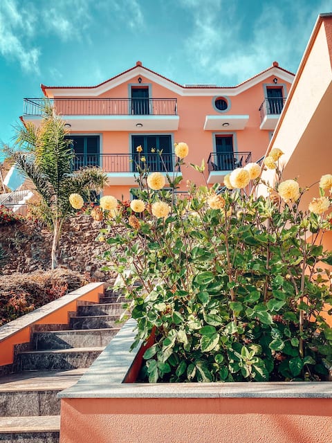 Top Airbnb: Ocean View Madeira 3 in Canhas