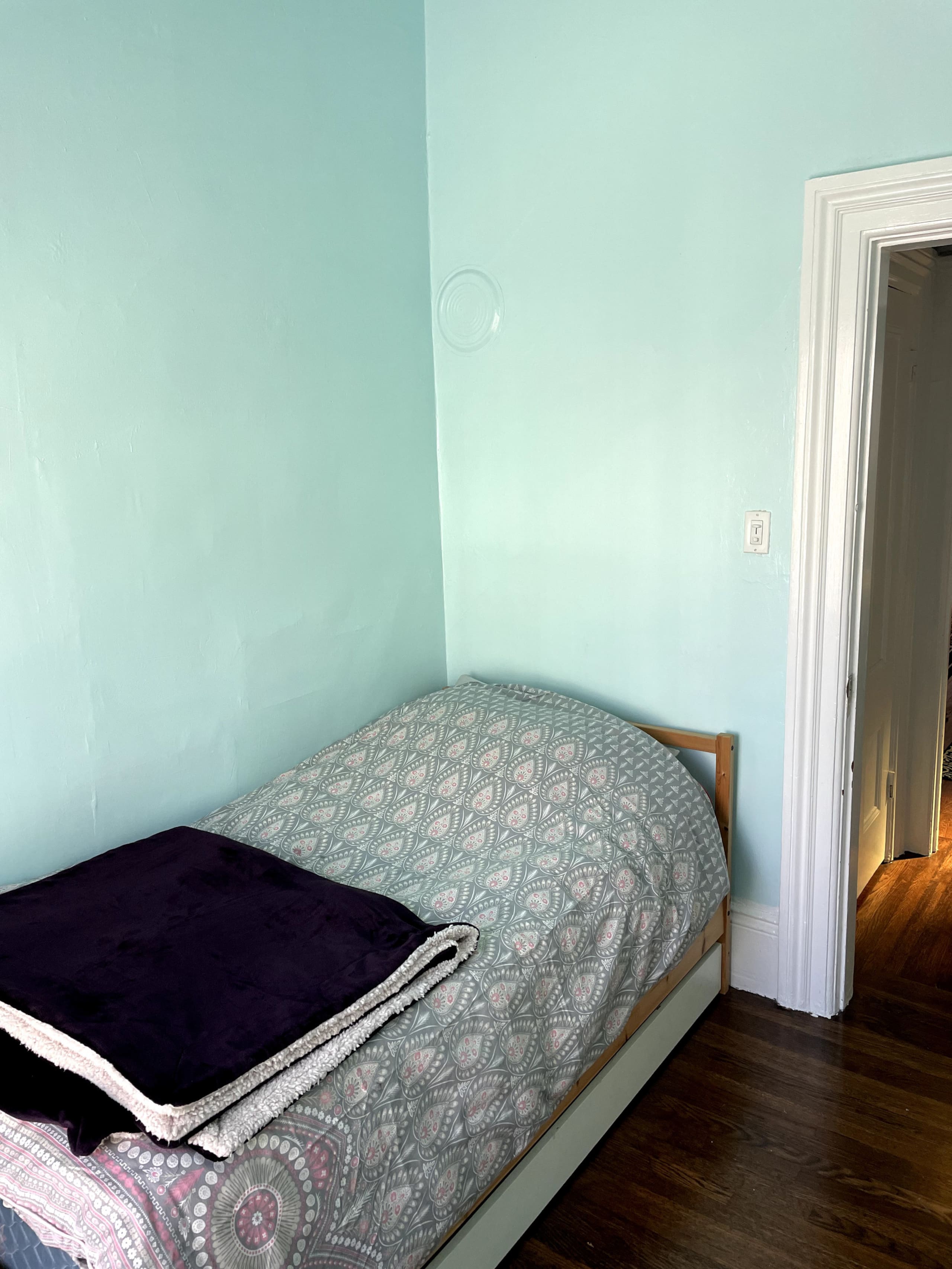 Centrally located 2 bedrooms in 3 bedroom flat - Image 10