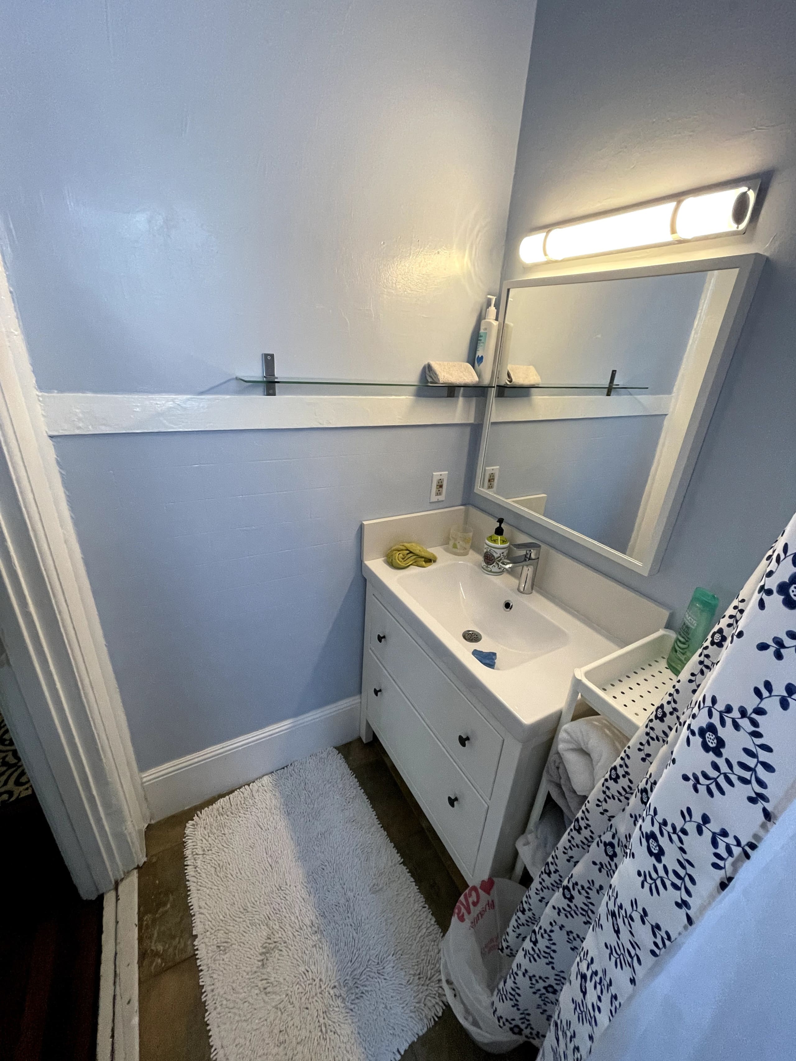 Centrally located 2 bedrooms in 3 bedroom flat - Image 12