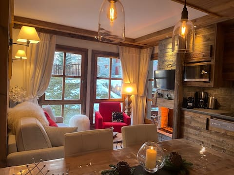Annonce Airbnb populaire: Arc 1950, luxury chalet style 2/4 people skis on your feet à Bourg Saint Maurice