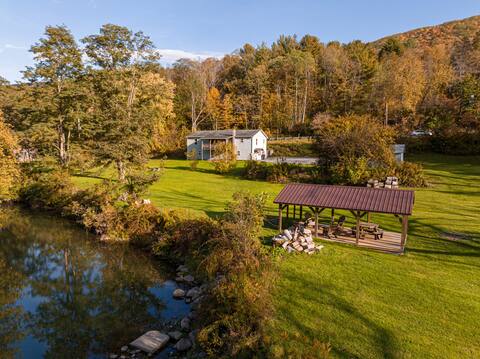 Misty Mountain Cottage | Fire Pit + Pavilion!