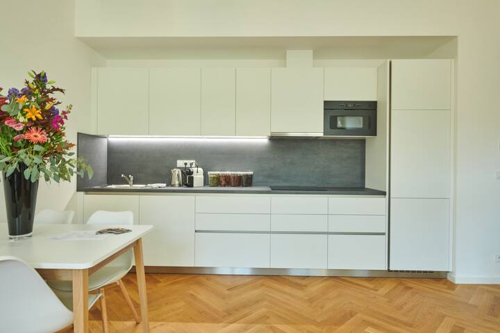 Bright Old Town 2-bedroom Apartment (5A) gallery image 2