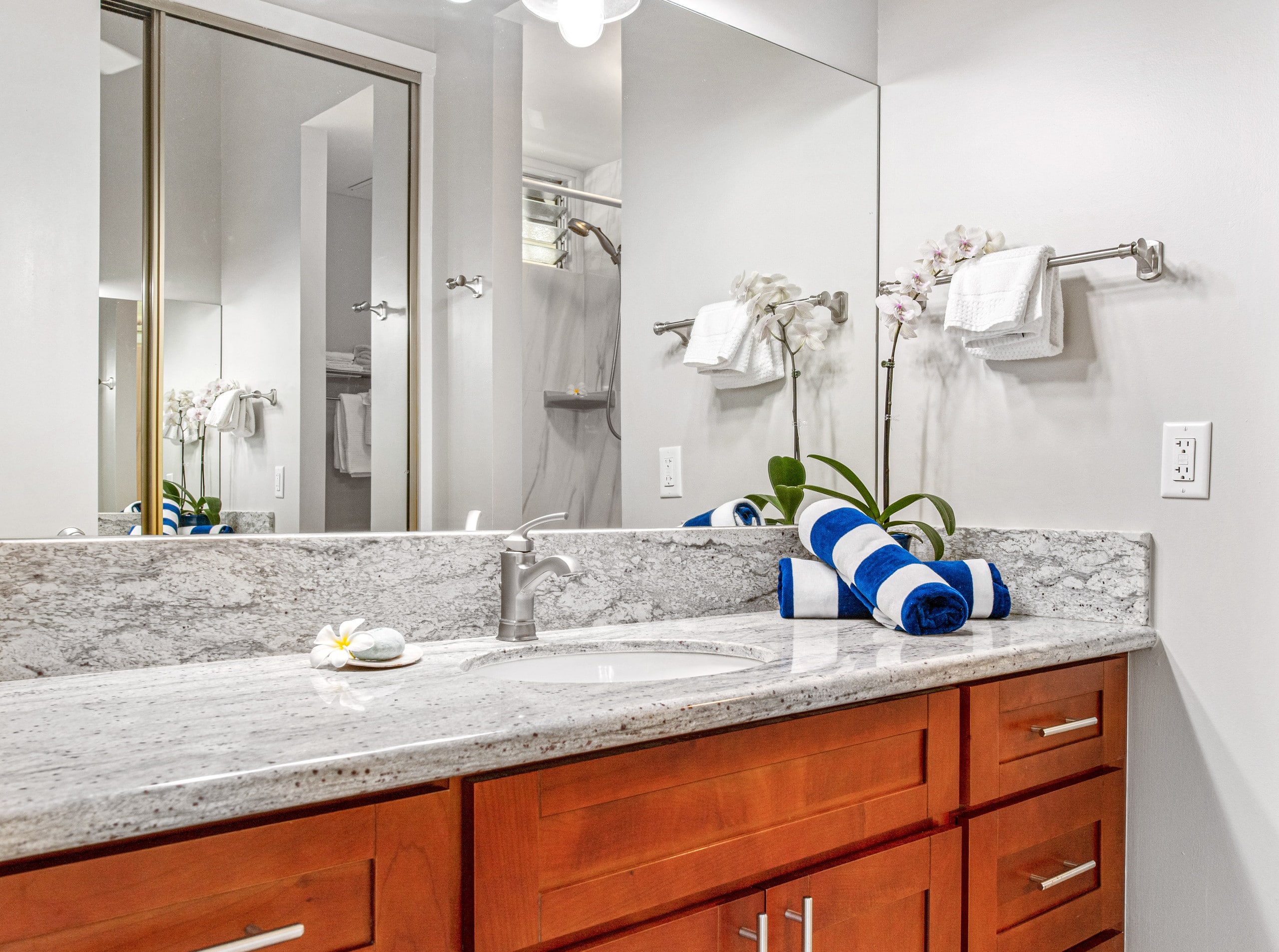 Condo in Lahaina · ★4.99 · Studio · 2 beds · 1 bath - Image 7
