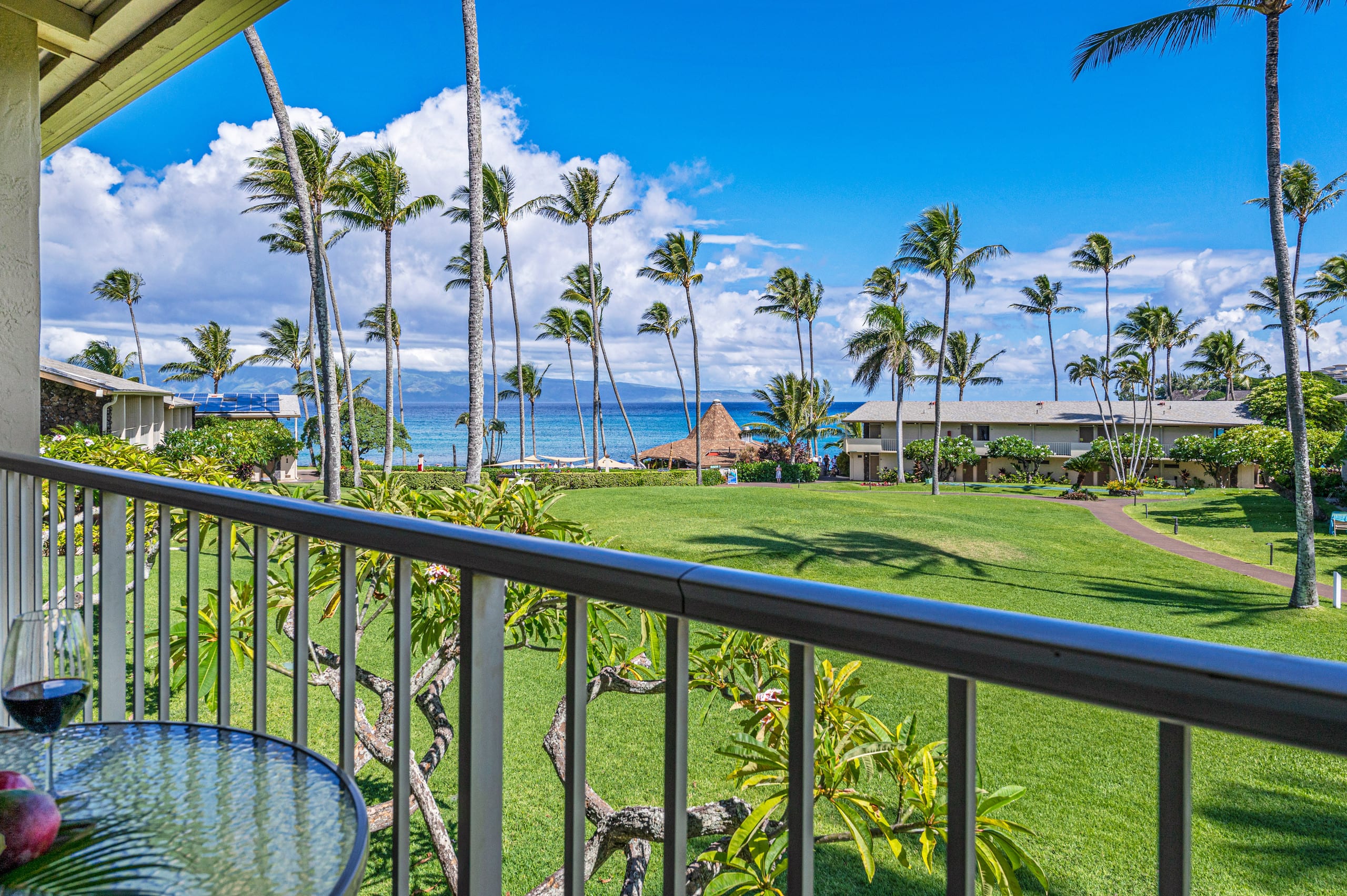 Condo in Lahaina · ★4.99 · Studio · 2 beds · 1 bath - Image 10