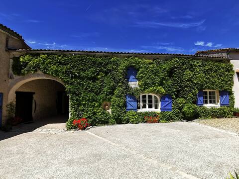 L'Ancienne Distillerie - Martell 10 mins to Cognac