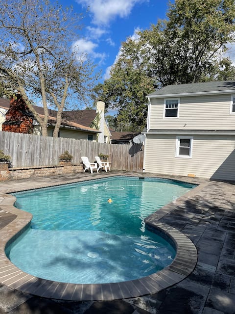 House  in Edgewater Maryland