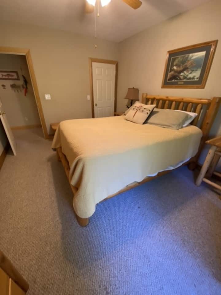 Queen bedroom - lower level