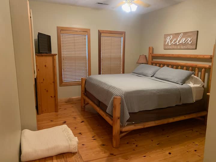 King Bedroom - first floor