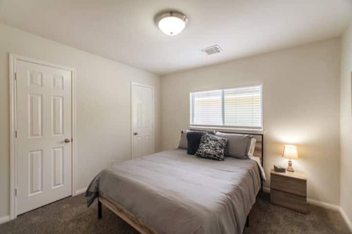 Queen bedroom upstairs 