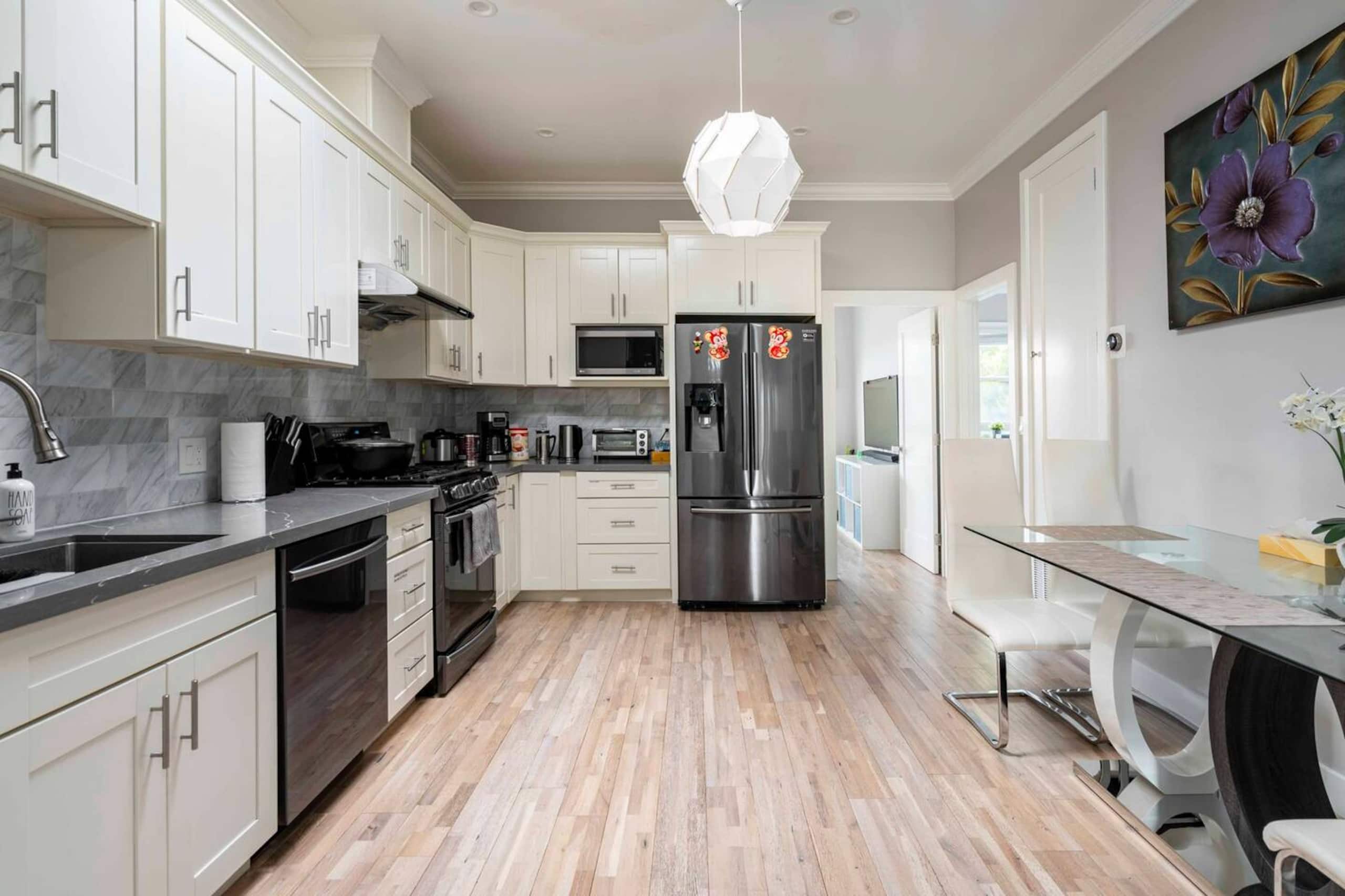 Townhouse in San Francisco · ★5.0 · 3 bedrooms · 4 beds · 3.5 baths - Image 8