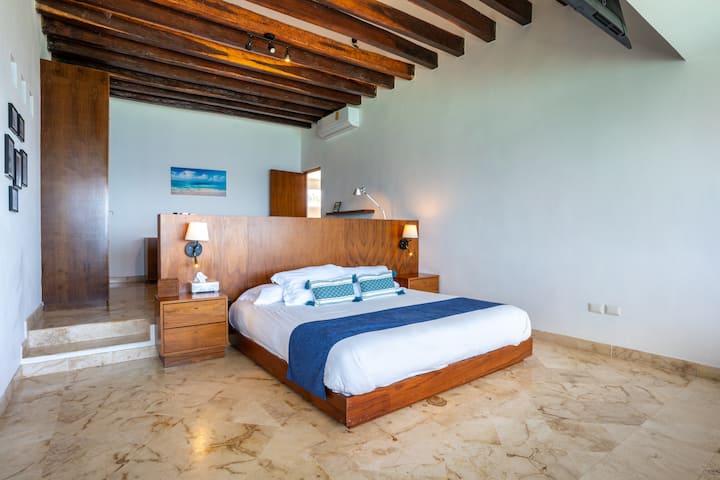 Schlafzimmer 1