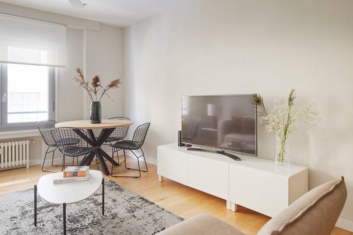 Arrasate 2 by FeelFree Rentals gallery image 2