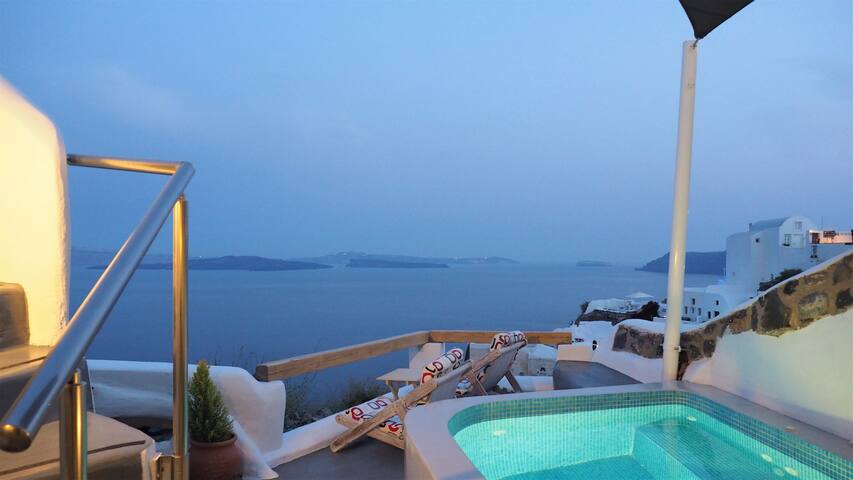 Aqua Terra big villa 3 bedrooms 2 plunge pools gallery image 5