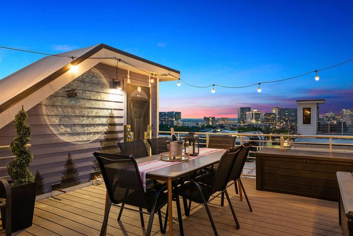 Epic Rooftop ☆ 5 Mins from Broadway ☆ Luxury Stay gallery image 3