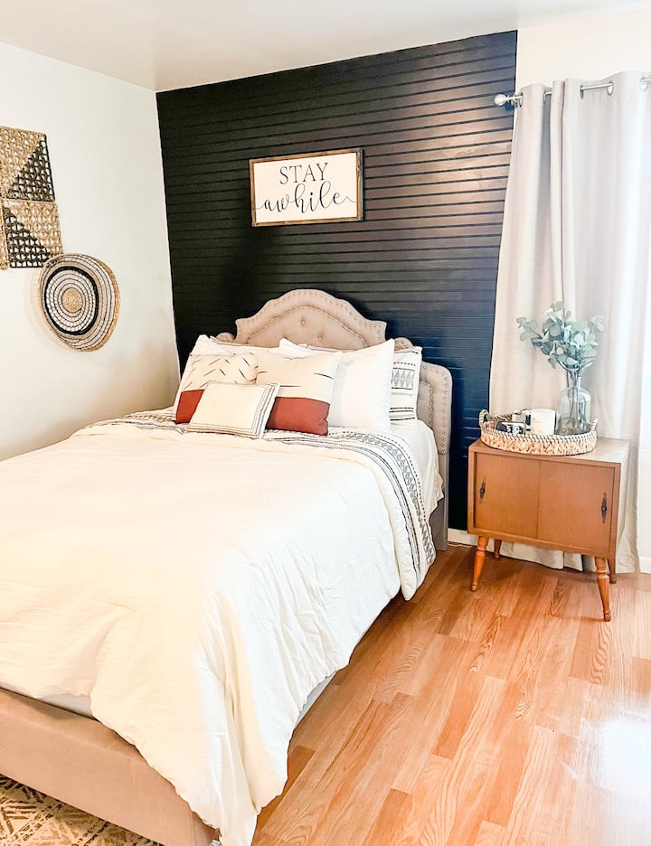 *NEW* Cozy guest house that feels like home Guesthouses for Rent in