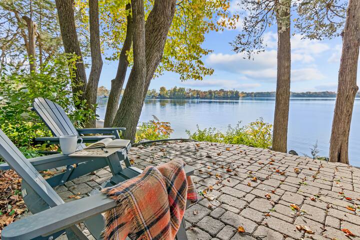 Beachfront Lake Home with Jacuzzi Hot Tub gallery image 3