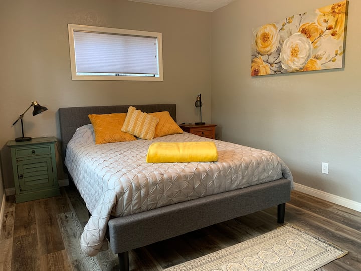 Chambre avec lit Queen Size.
