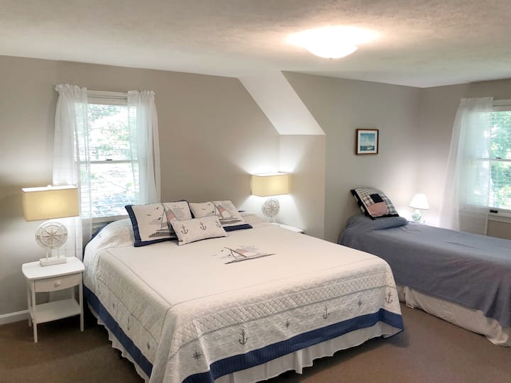 King size and Twin size bed.  Each bedroom has dedicated air conditioning. 