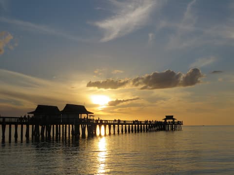 Top performing Airbnb: Lovely 2-bedroom condo with pool in Lely Resort