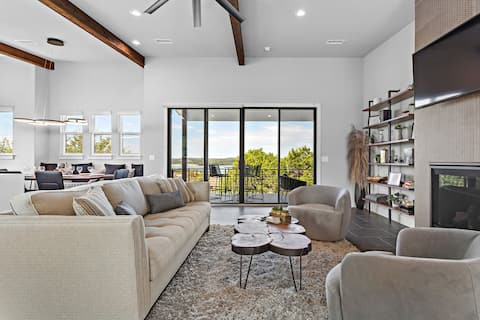 Lake Travis Views | Modern | Golf | Boat Rental