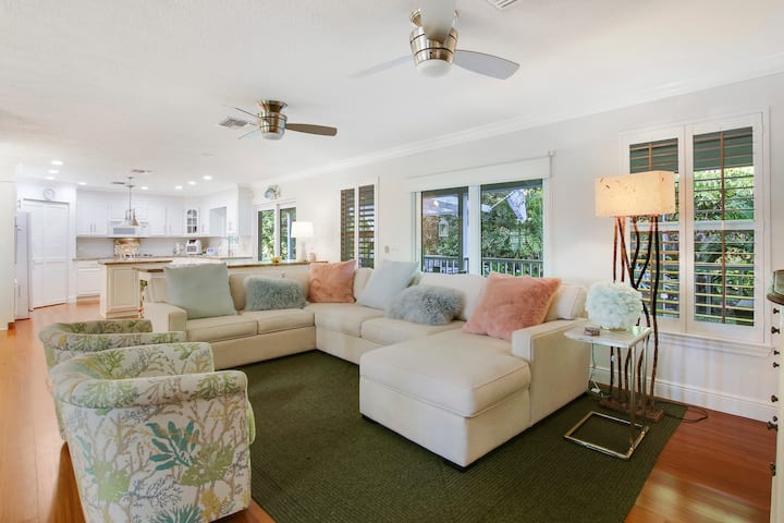 Charming Key West Style Home With Pool + Spa - Hobe Sound, FL