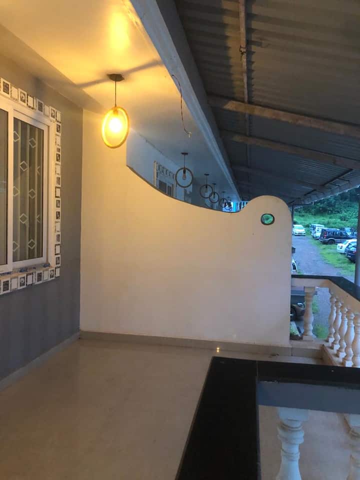Exterior image 2