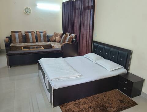 Home away from Home with Parking, WiFi & AC