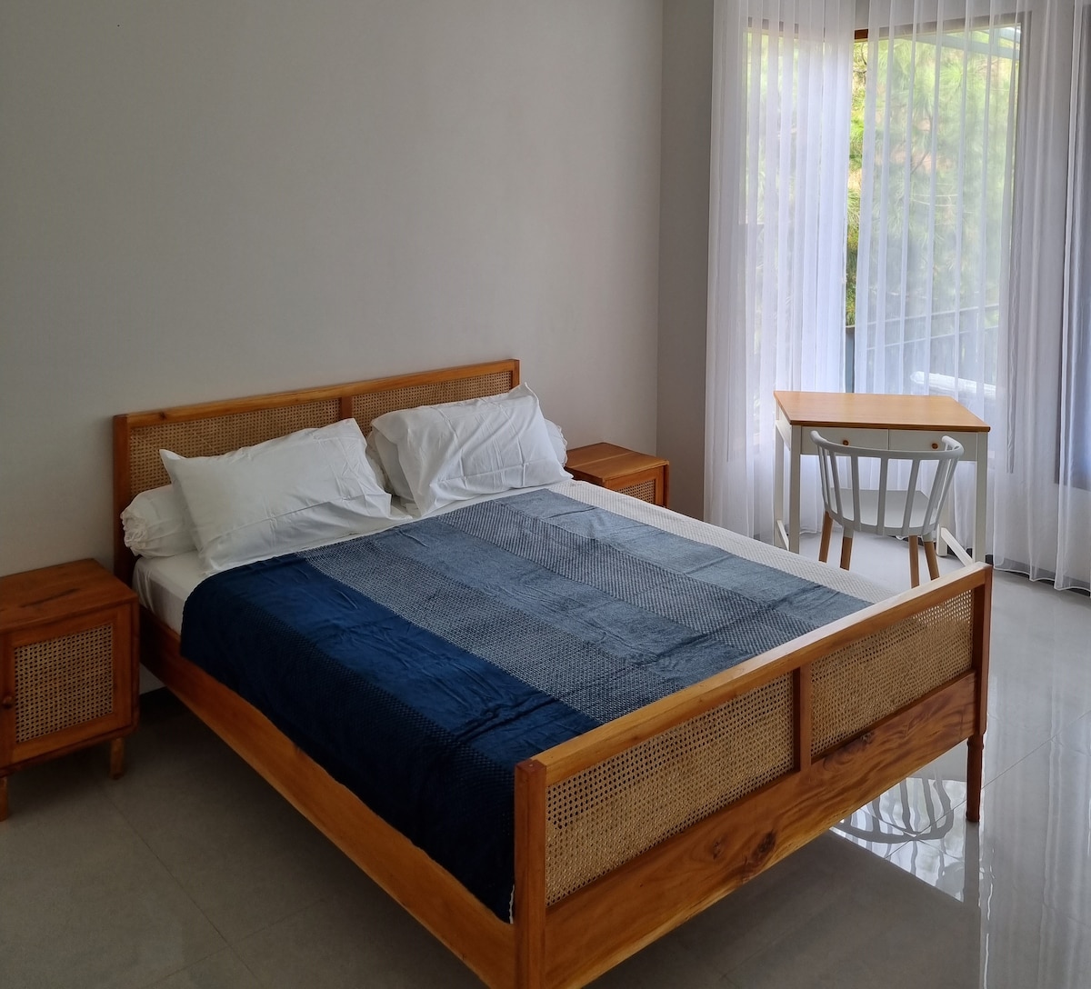 Soba 2, izlaz na balkon