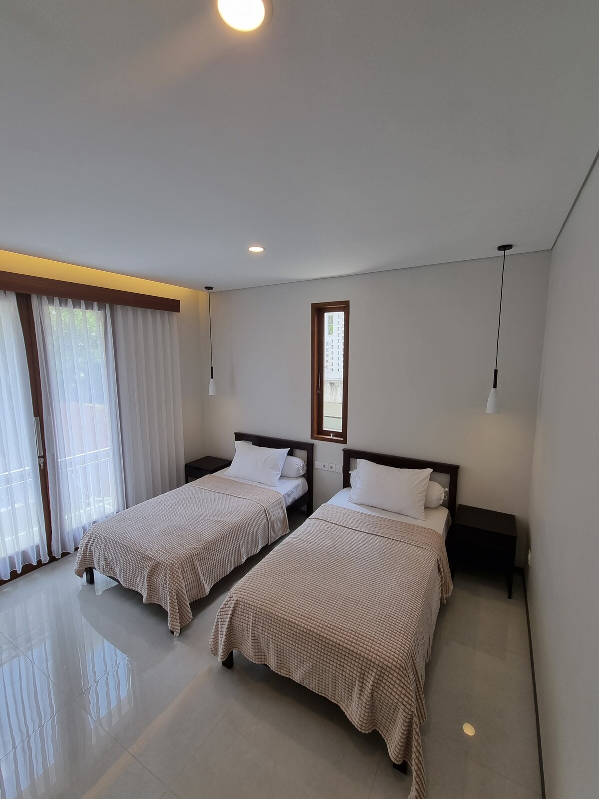 Soba 4, pogled na bazen