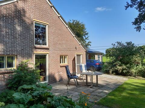 Rural, complete, spacious cottage with lots of privacy