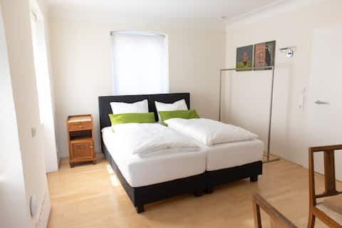 Modern room in historic villa, Room 2
