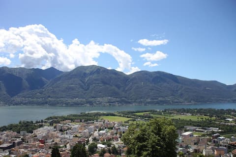 Grosses Haus an Panorama-Lage - Dolcevita Locarno