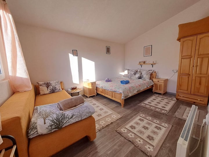 საძინებელი 1