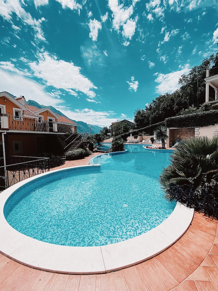 Luxurious 2-bedroom Apartment In Kotor Bay - Montenegro