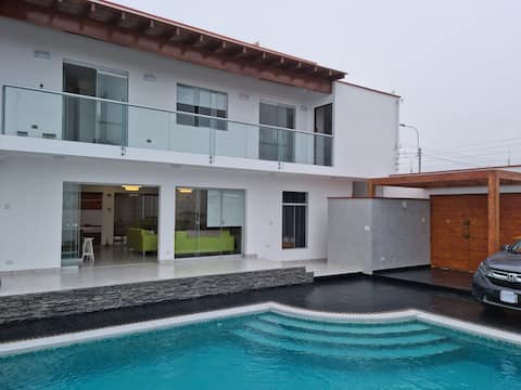 Modern and spacious beach house in Punta Negra