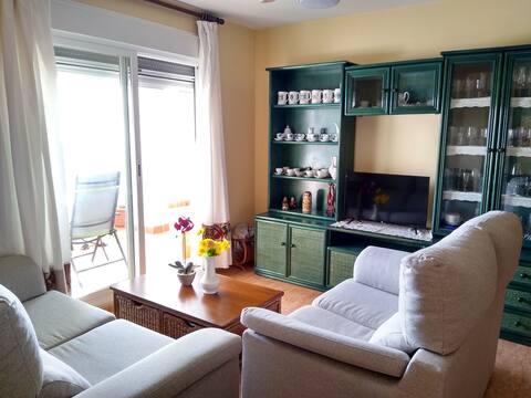 Sunny apartment next to the beach and golf course