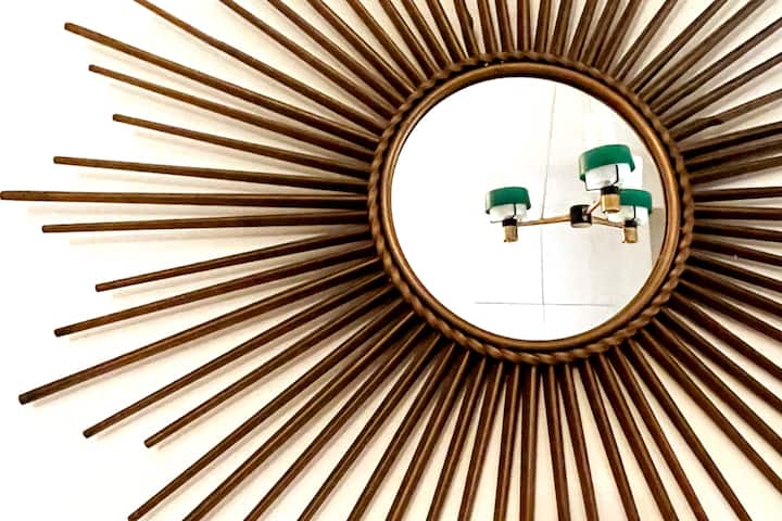 Dhoma e ndenjjes me Pasqyrë Deco 