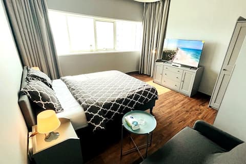 Economy Corniche Suite  See view & Housekeeping