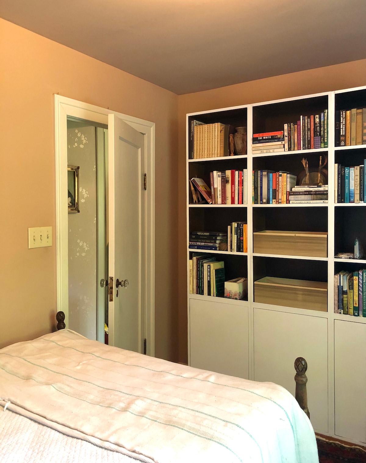 Bedroom 2 - Double bed with bookcase