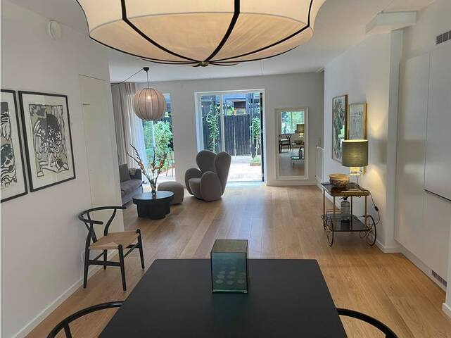 Town house on hip Vesterbro with private garden gallery image 3