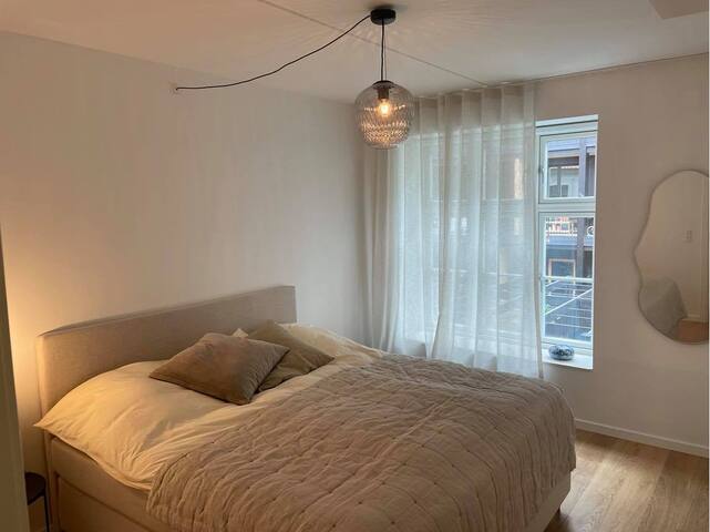 Town house on hip Vesterbro with private garden gallery image 5