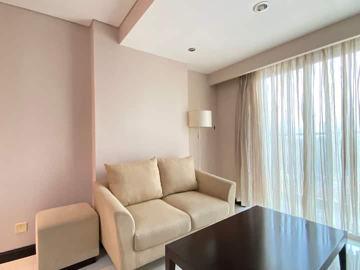 Strategic Location Near Cafés Apartment Em1503 - Bandung