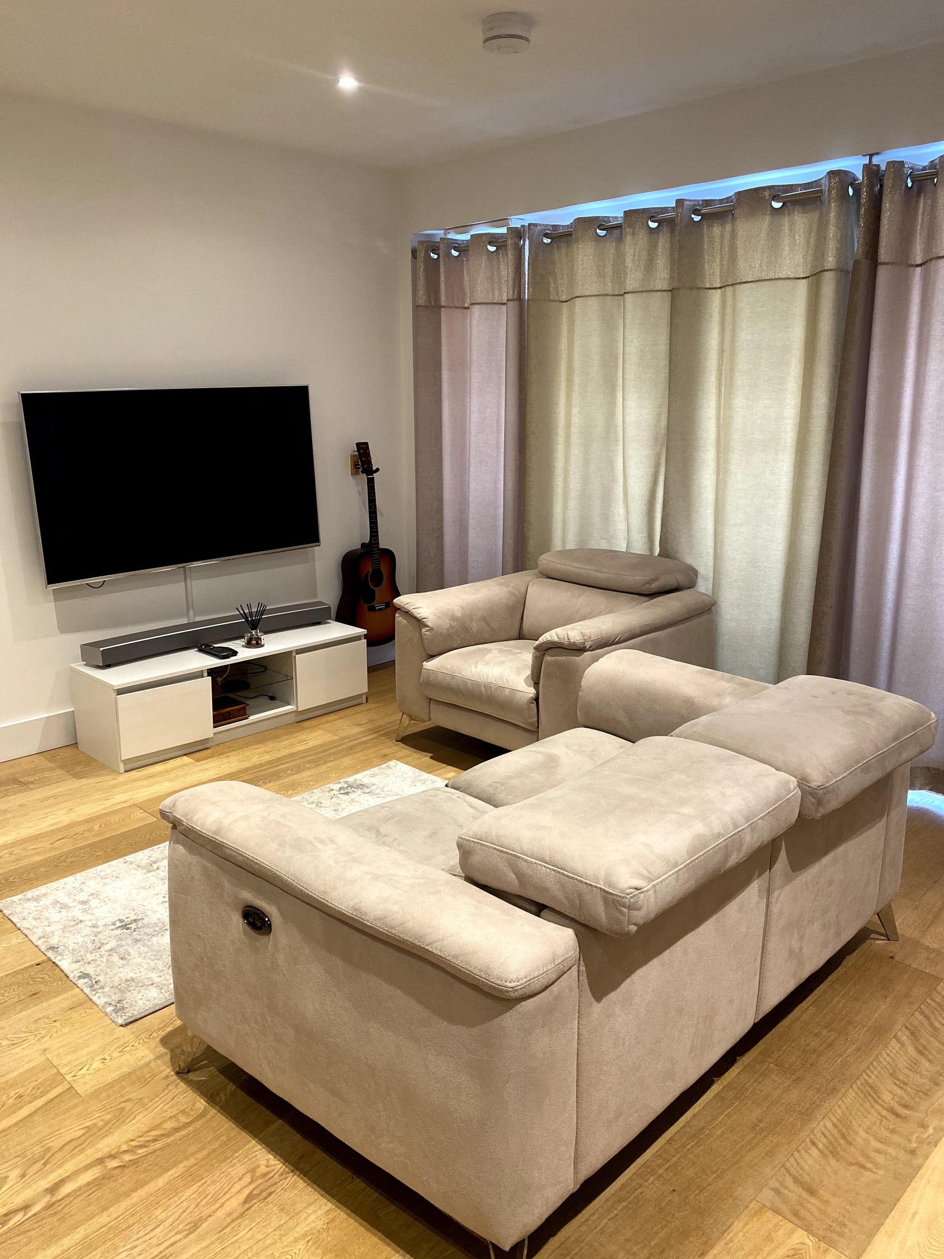 Luxury 1 Bedroom Apartment with Parking